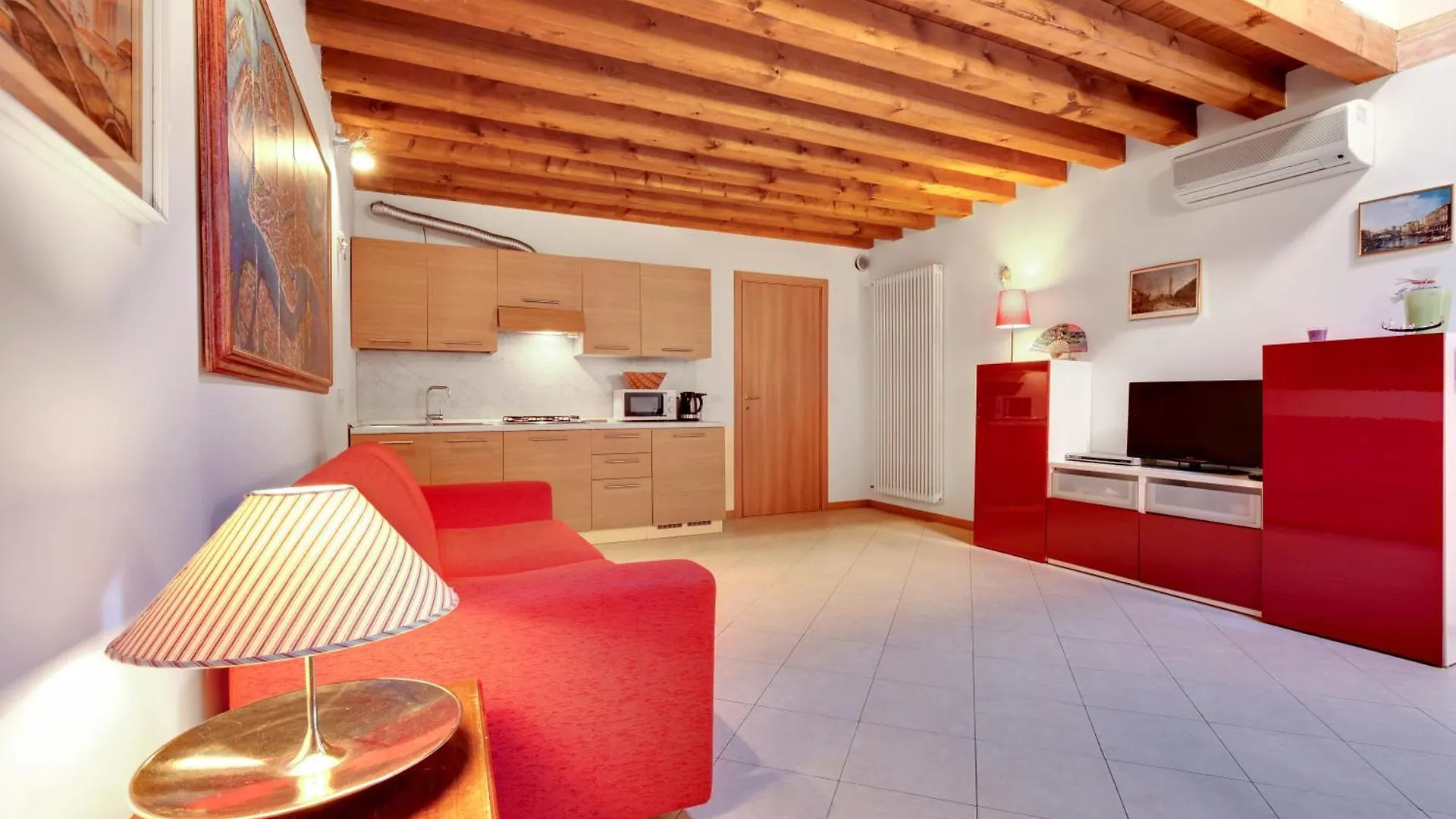 Ferienwohnung Auf Zwei Ebenen Mitten In Venedig
